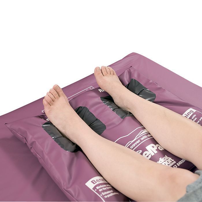 Противопролежневая подушка для ног Invacare Softform Heelpad гелевая фото