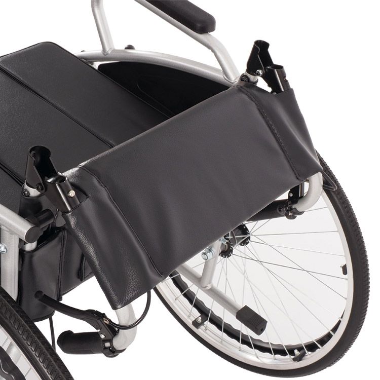 Кресло-коляска MET MK-330 с санитарным оснащением (арт. 17342) фото 3 Кресло-коляска MET MK-330 с санитарным оснащением (арт. 17342) фото 3