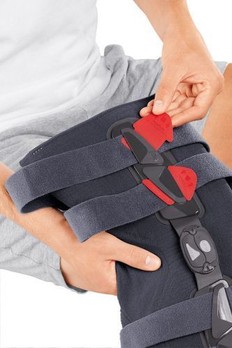 Ортез коленный регулируемый полужёсткий medi Collamed фото 4 Ортез коленный регулируемый полужёсткий medi Collamed фото 4