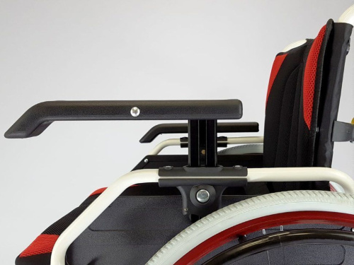 Инвалидная кресло-коляска Titan LY-710-9863 фото 7