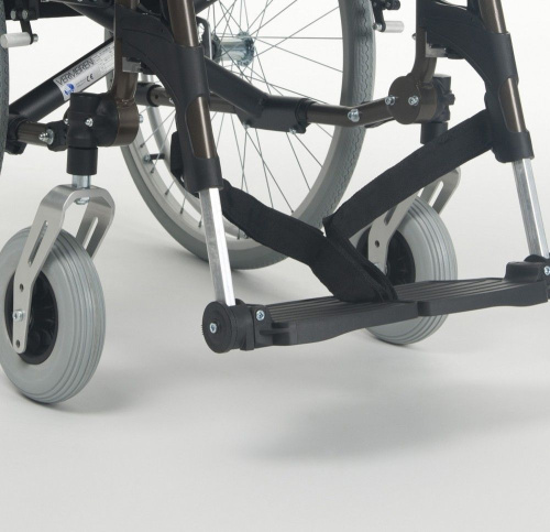 Инвалидная коляска Vermeiren V300 XL повышенной грузоподъемности фото 2