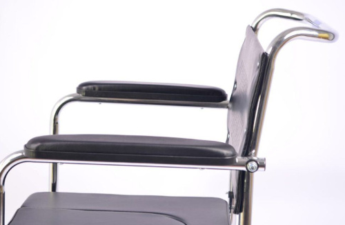 Кресло-каталка с санитарным оснащением Titan LY-800-154-U фото фото 6