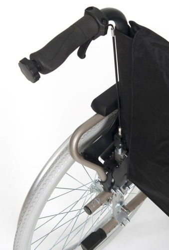 Инвалидная кресло-коляска Vermeiren V300 + 30° фото 4