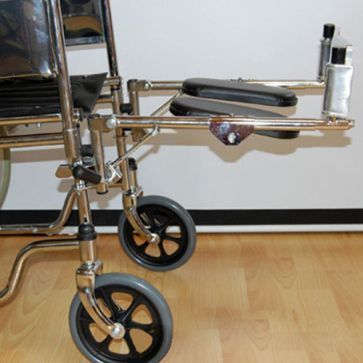 Кресло-коляска Мега-Оптим FS902GC-46 с санитарным оснащением фото 3